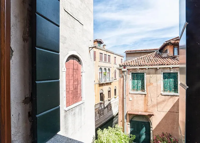 Casanova Fenice - Canal View